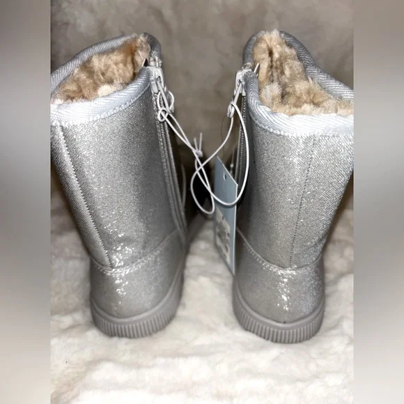 CAT & JACK Silver Glitter Bling Fur Lined Girls Boots NWTs -DIFFERENT SIZES - Picture 2 of 13